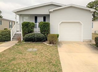 410 Maplehurst Ct, Whiting, NJ 08759