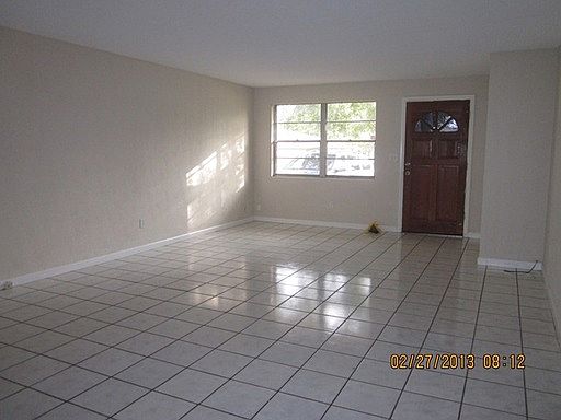 3rd image of 1482 Carmen Ave