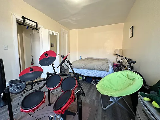 Rented by Coda Real Estate NYC | media 8