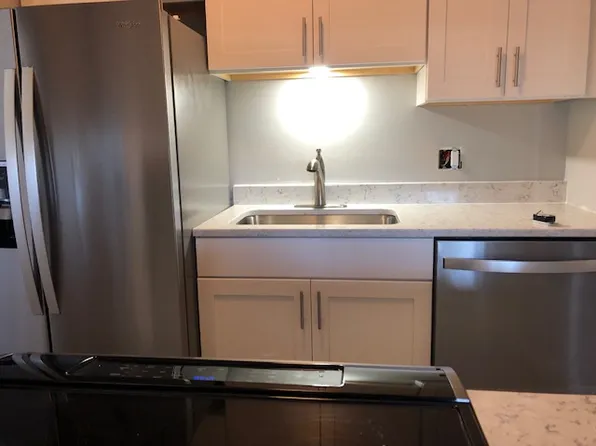 5710 N Autumn Ridge Ct APT C, Peoria, IL 61615