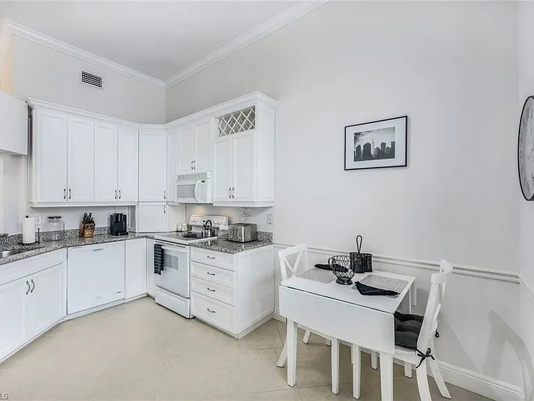 631 Beachwalk Cir #F-204 — Photo 5