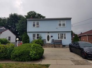 205 New York Ave, Westbury, NY 11590