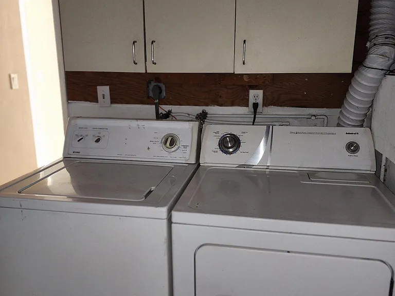 1273 Union St — Photo 3