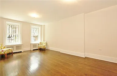 Rented by R New York