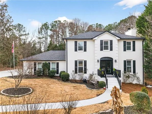 325 Saddle Creek Cir, Roswell, GA 30076