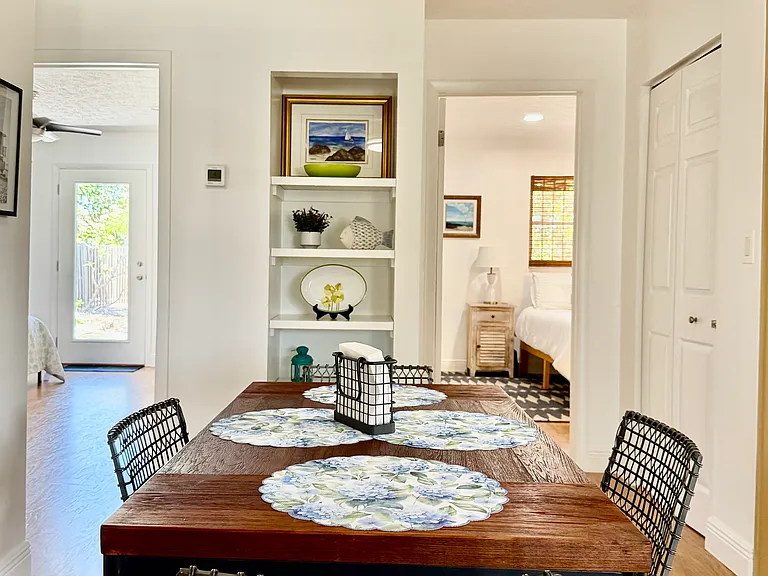 Dining area off of kitchen.