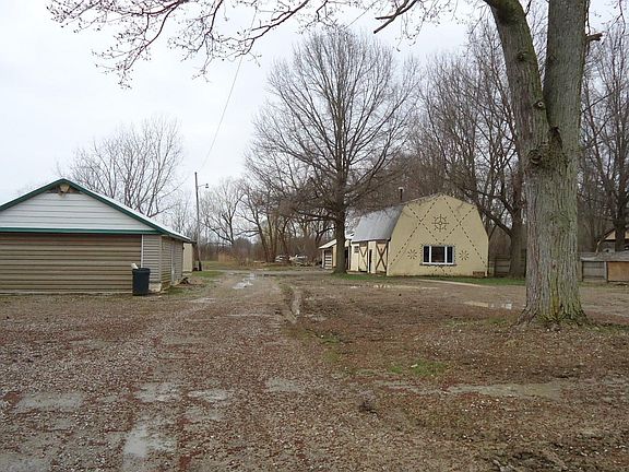 2nd image of 7670 River Rd