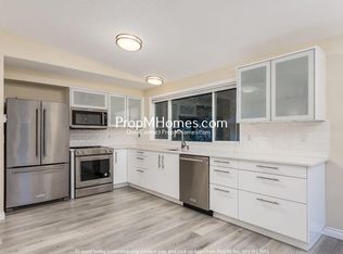 7018 Montauk Cir, Lake Oswego, OR 97035