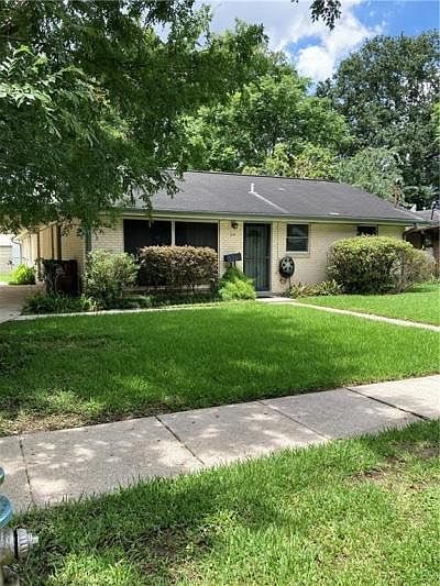 1st image of 219 River Oaks Dr