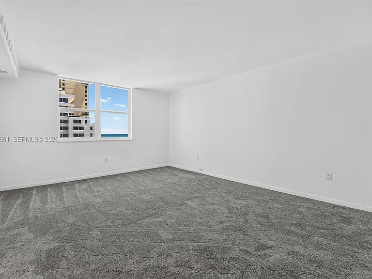 5001 Collins Ave #9H — Photo 8