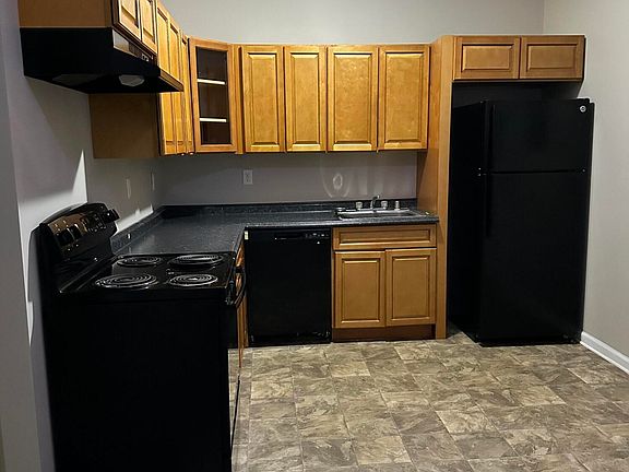 5th image of 117-119 Poe Ct