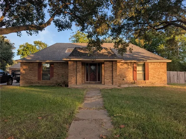 1520 Sycamore St, Navasota, TX 77868