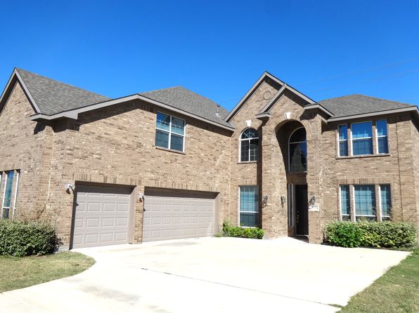704 Rolling Hills Ln