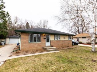 8827 W Daphne St, Milwaukee, WI 53224