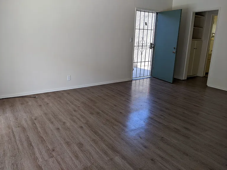 1401 College View Dr #7 — Photo 3