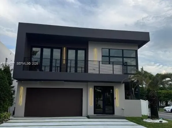 9880 NW 74th Ter, Doral, FL 33178