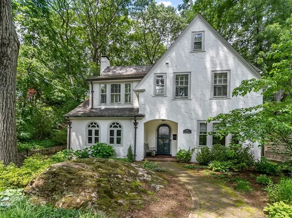 20 Colburn Rd, Wellesley, MA 02481
