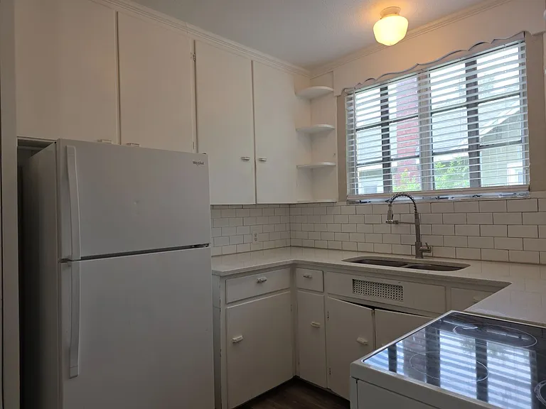 747 Maryland Ave — Photo 9