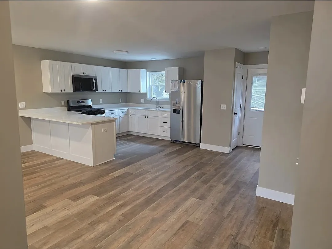 Building Photo - 3017 Aurelius Rd #1