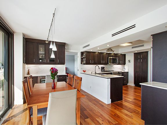 5th image of 900 NE Spanish River Blvd APT 1G