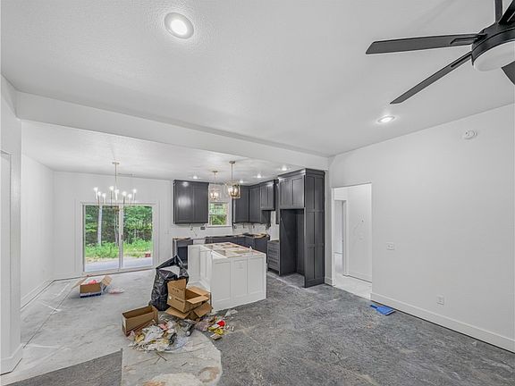 5th image of 11 Collins Ln