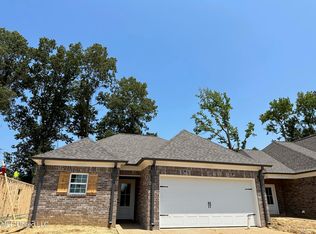 378 Flower Garden Dr, Southaven, MS 38671