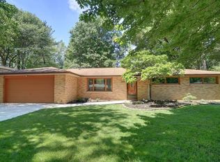 1909 Galen Dr, Champaign, IL 61821