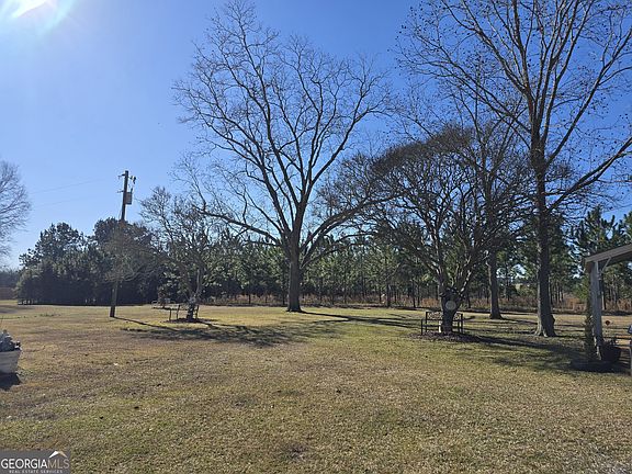 3rd image of 479 Mitchell Loop