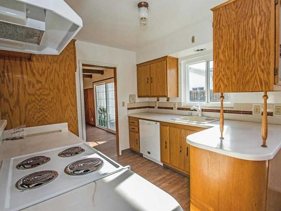 5th image of 623 Glenwood Dr