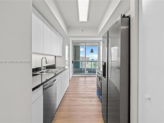 2nd image of 21055 Yacht Club Dr Unit 1903