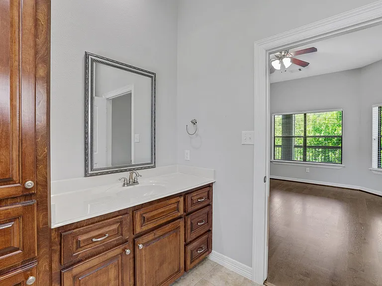 270 Lake Grove Dr — Photo 23
