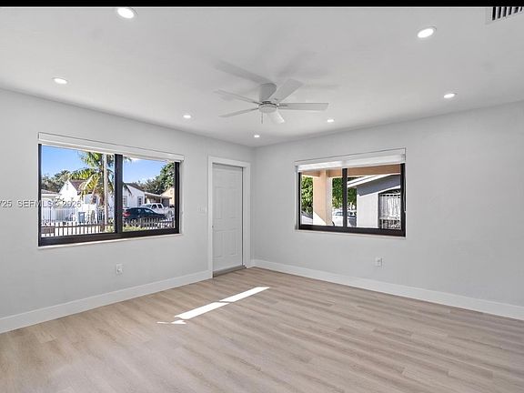 3rd image of 811 NW 115th St