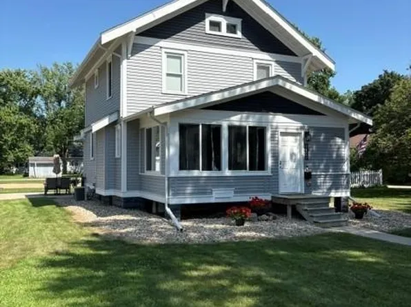 1345 6th Ave N, Windom, MN 56101