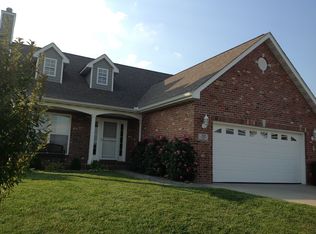 300 Deanewood Dr, Millstadt, IL 62260