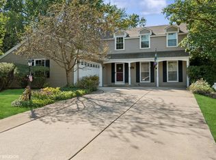 27W355 Carrel St, Winfield, IL 60190