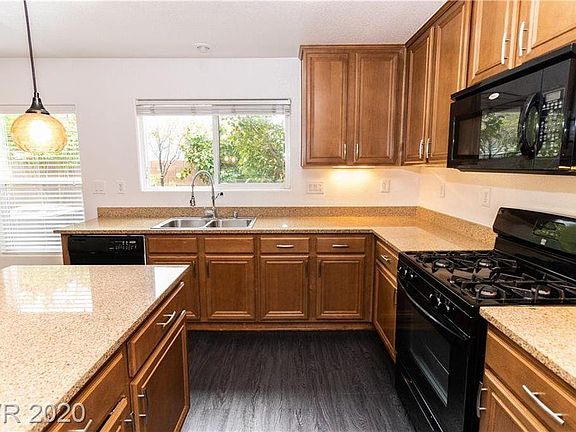 5th image of 476 Swiss Cottage Ave