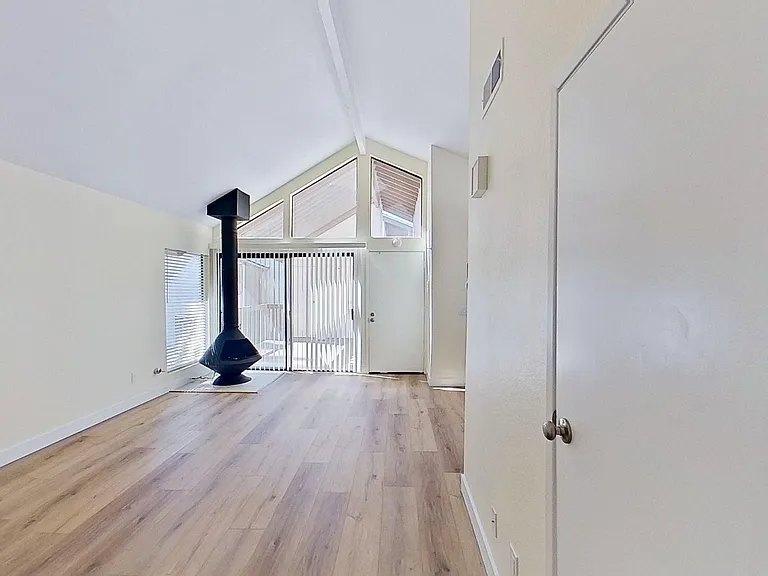 26701 Quail Crk #267 — Photo 4