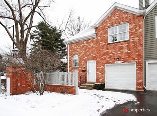 802 Chestnut St UNIT A, Deerfield, IL 60015