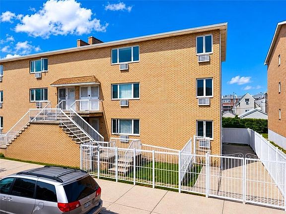 2nd image of 24 Bay 47th St