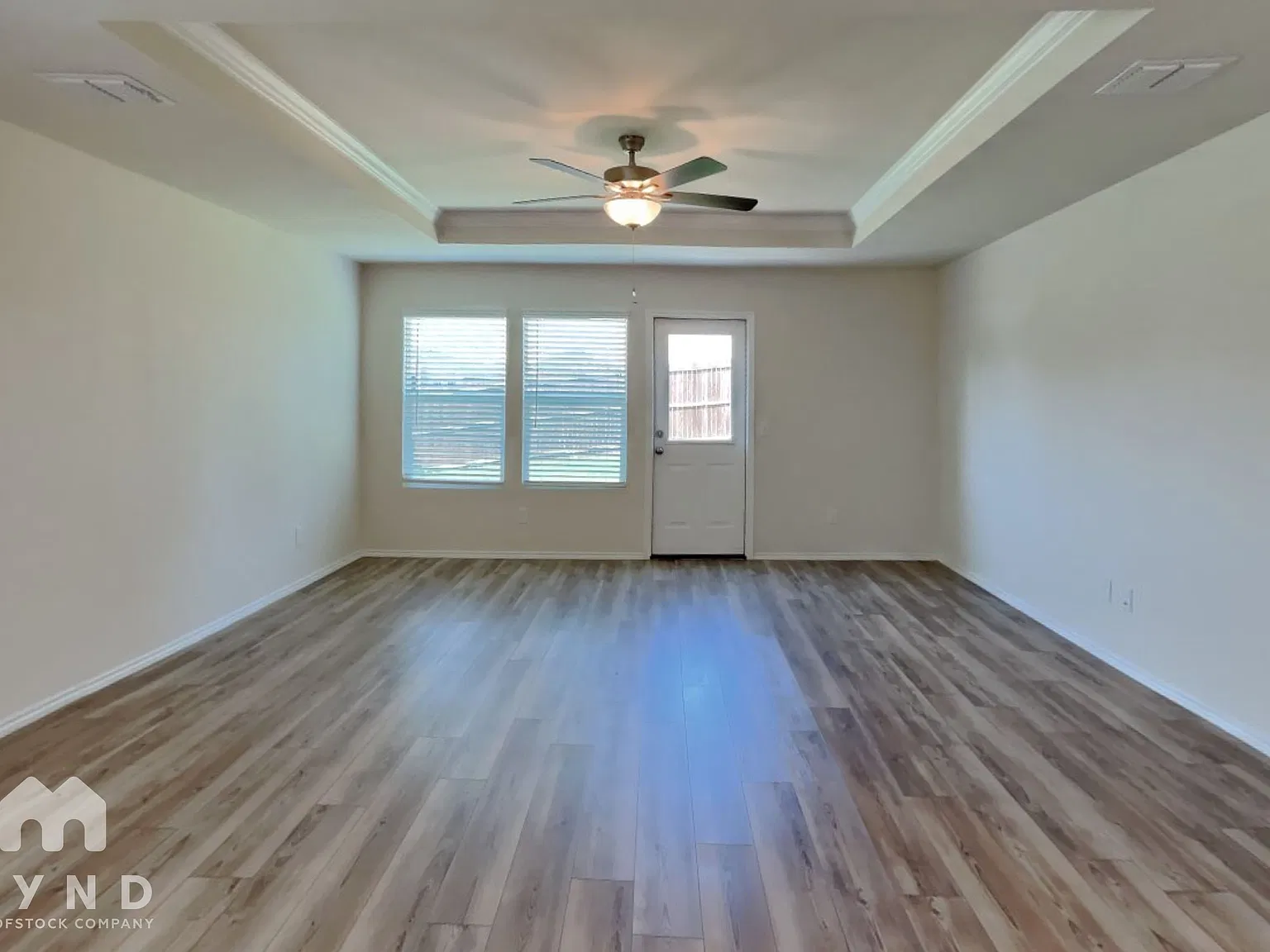 4 bed, 3.0 bath, 1941 sqft, $2,395 — Photo 2