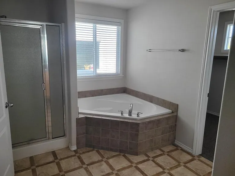 10463 Henrys Lake Dr — Photo 11