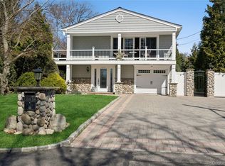 44 Archie Place, West Islip, NY