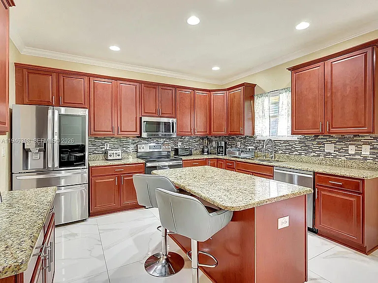 1018 SW Eckard Ave — Photo 10