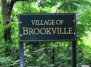 3 Ferncote Ln, Brookville, NY 11545