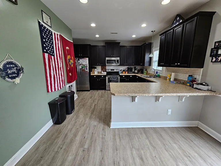 125 Navy Blue Dr — Photo 6