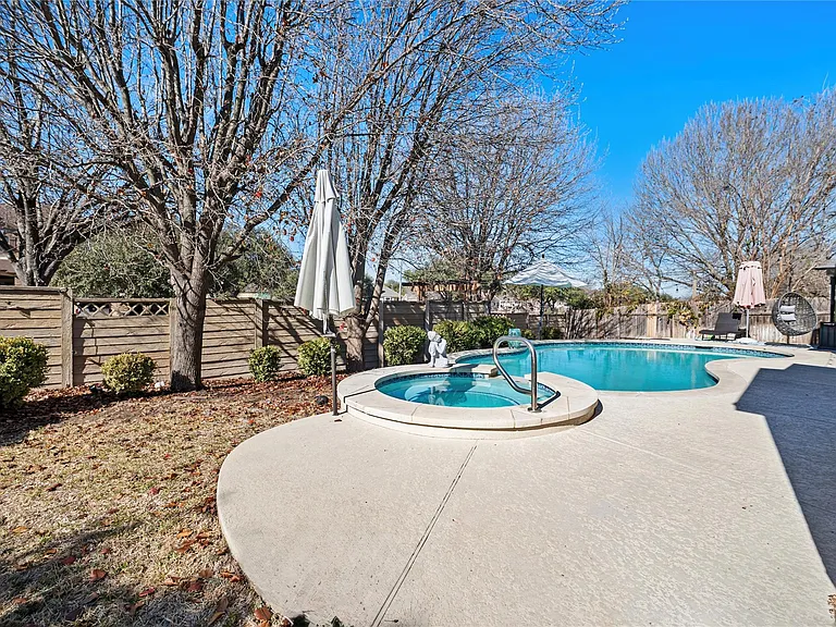 2112 Bandera Path — Photo 29