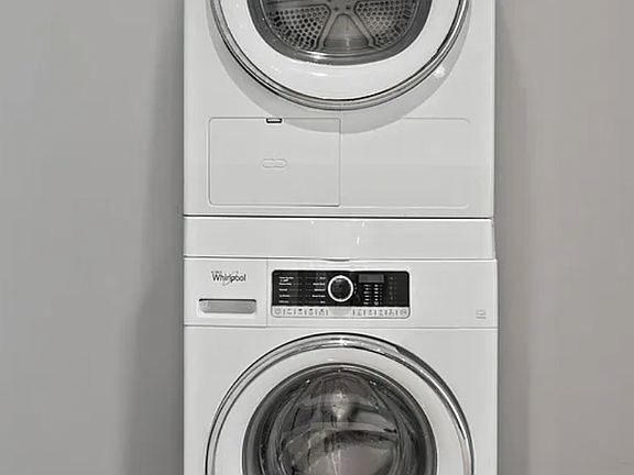 5th image of 225 W 28th St #4