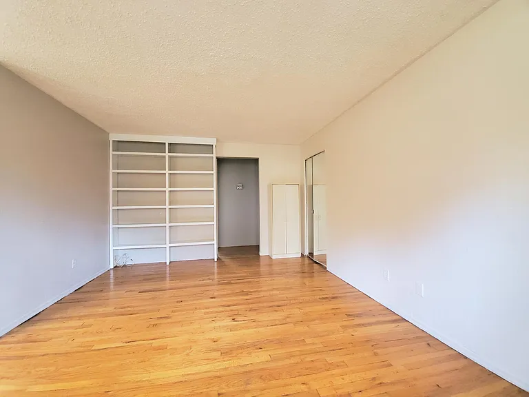 520 Cliffwood Ave #E1 — Photo 3