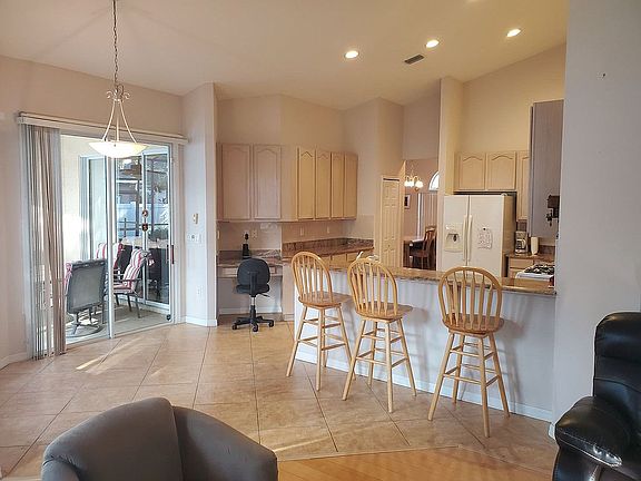 3rd image of 1718 Oak Park Ct