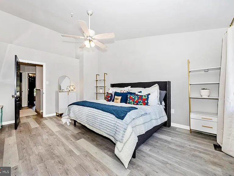 2250 Wetherburne Way — Photo 6
